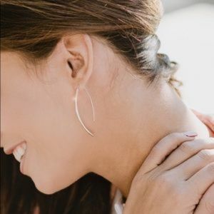 Soko Petite Bow Earrings in Silver